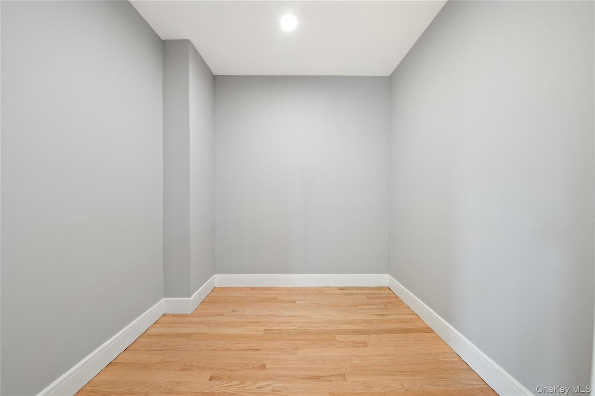 845 Islip Avenue Property Photo 34