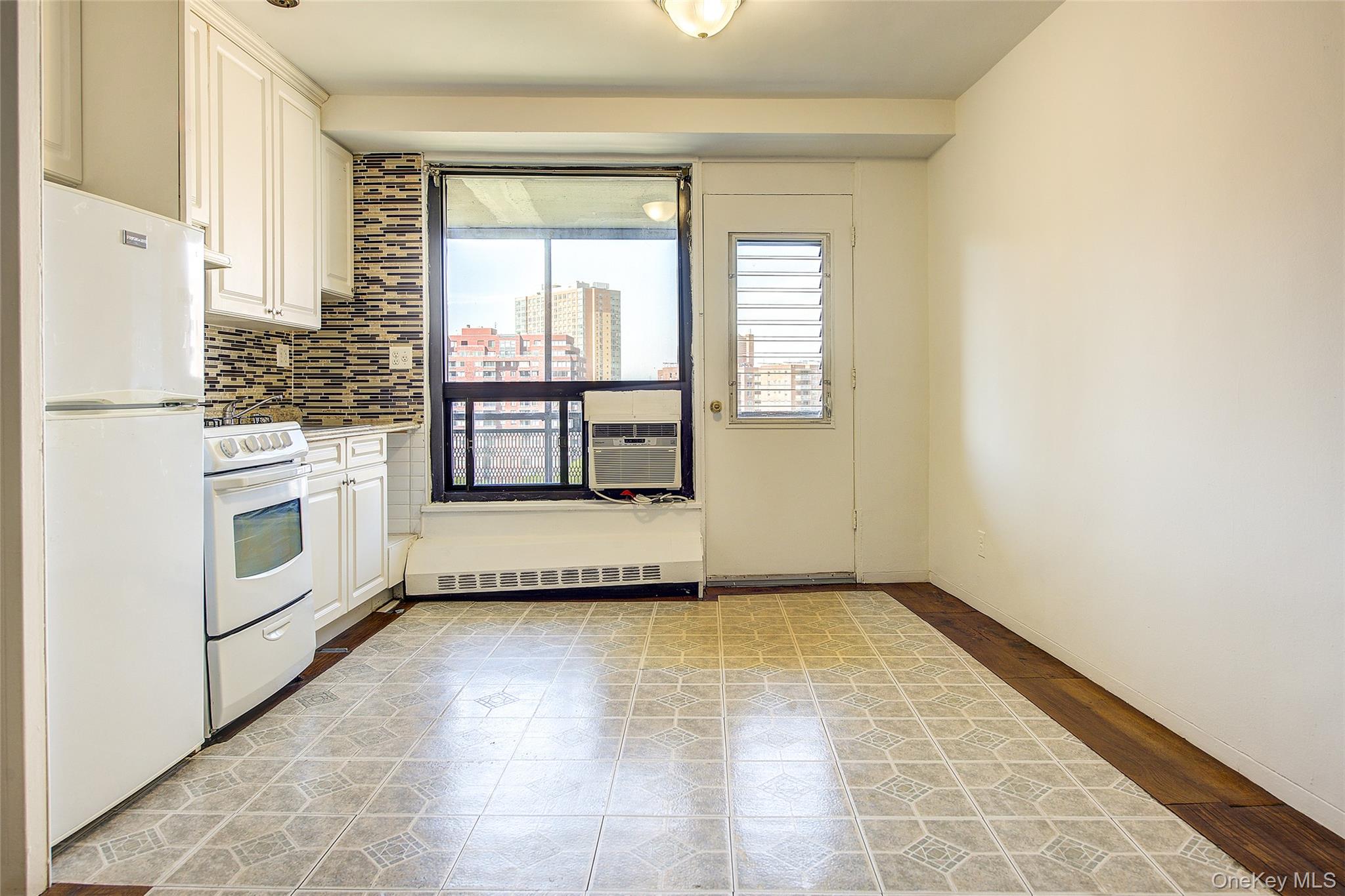 61-35 98th Street 14a Property Photo 4