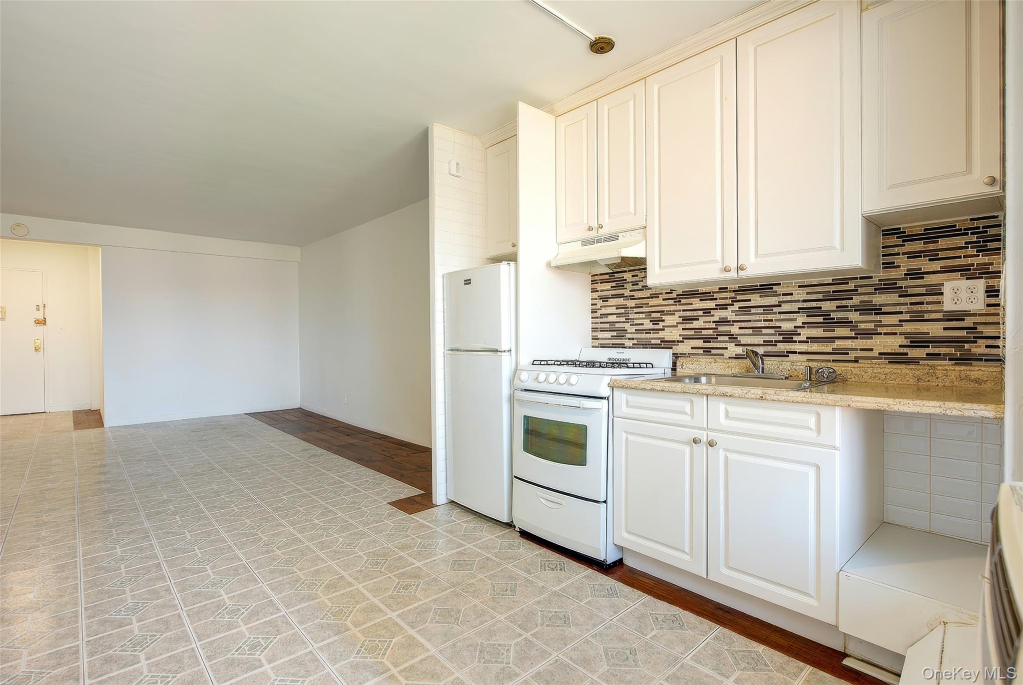 61-35 98th Street 14a Property Photo 8