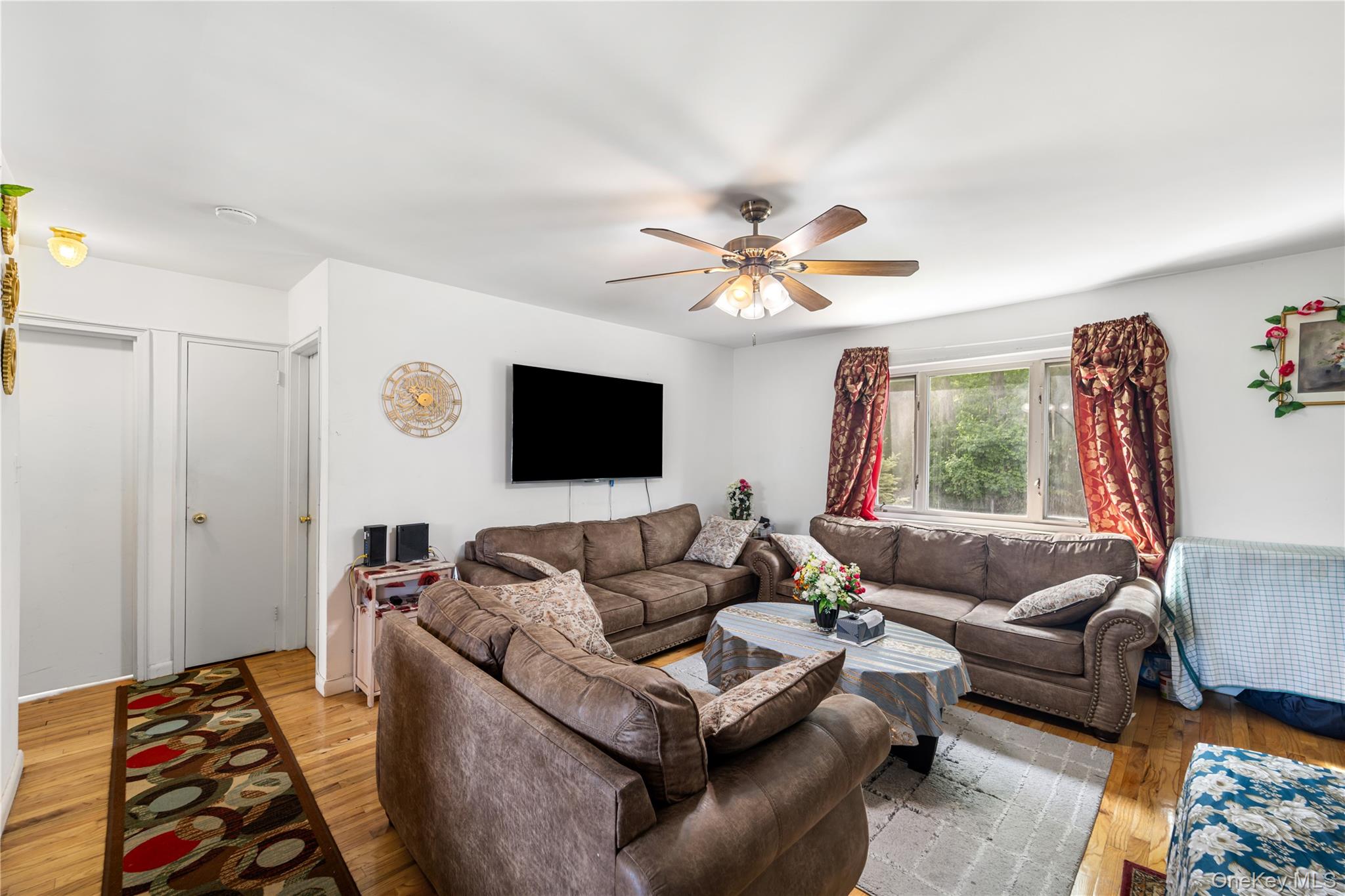225-08 Stronghurst Avenue Upper Property Photo 12