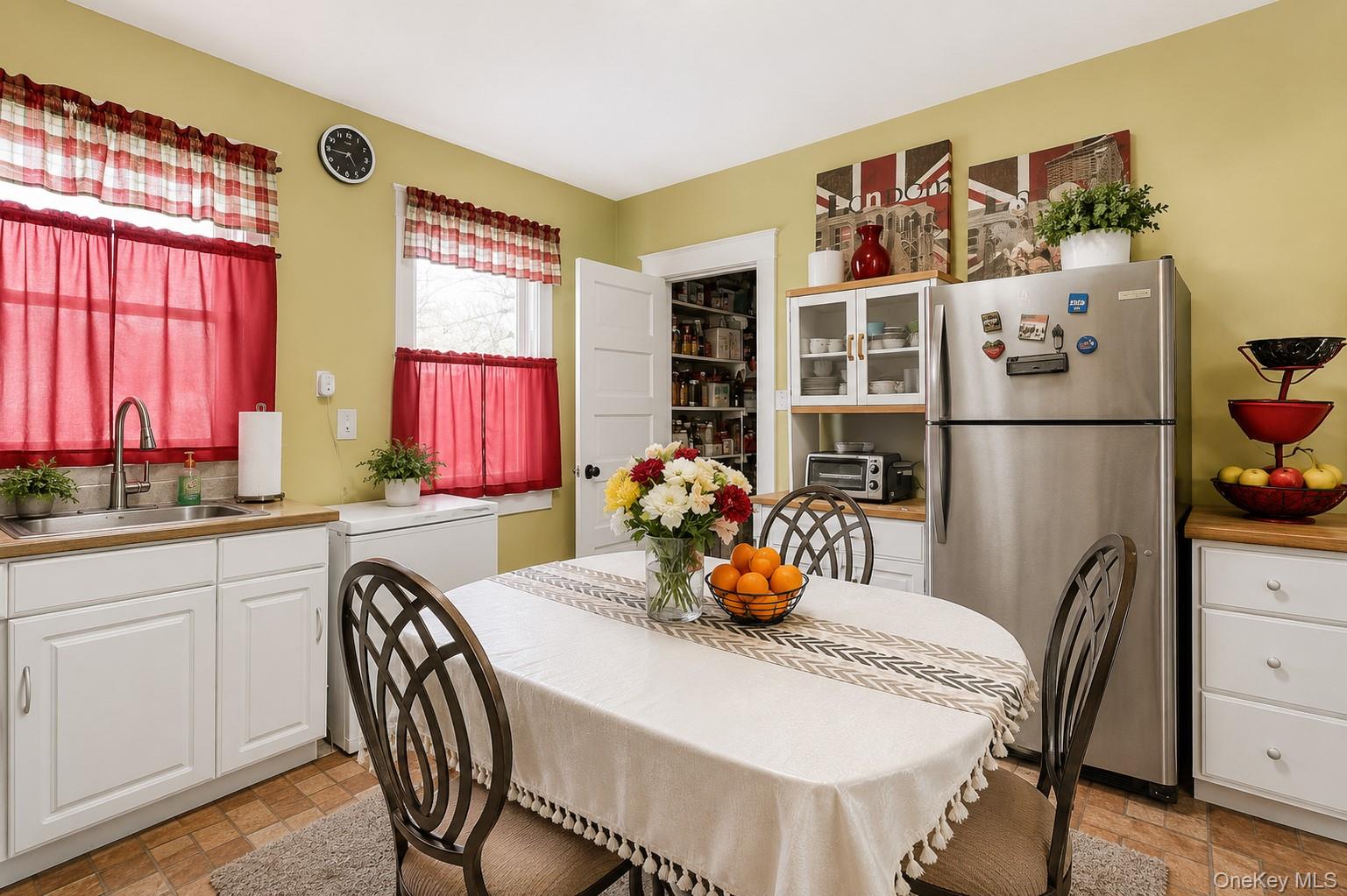 33 Manitou Avenue Property Photo 11