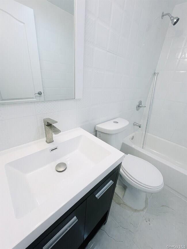 70-26 Queens Boulevard 10e Property Photo 16
