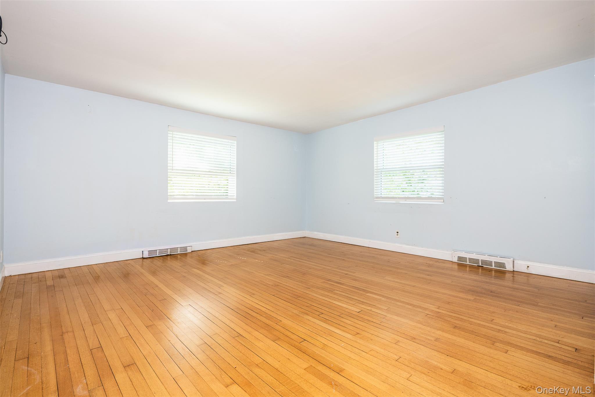 33 Port Washington Road Property Photo 6