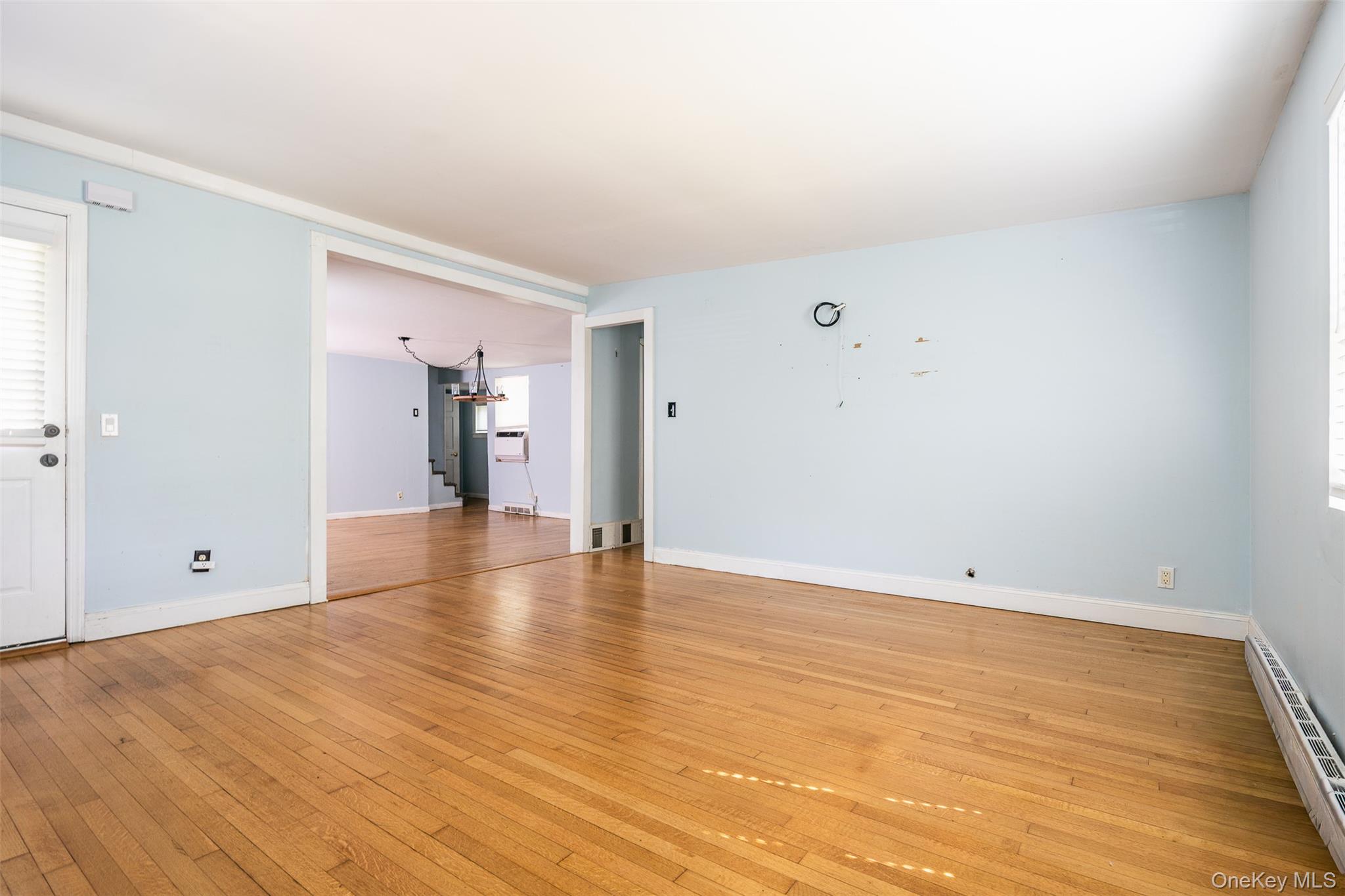 33 Port Washington Road Property Photo 9