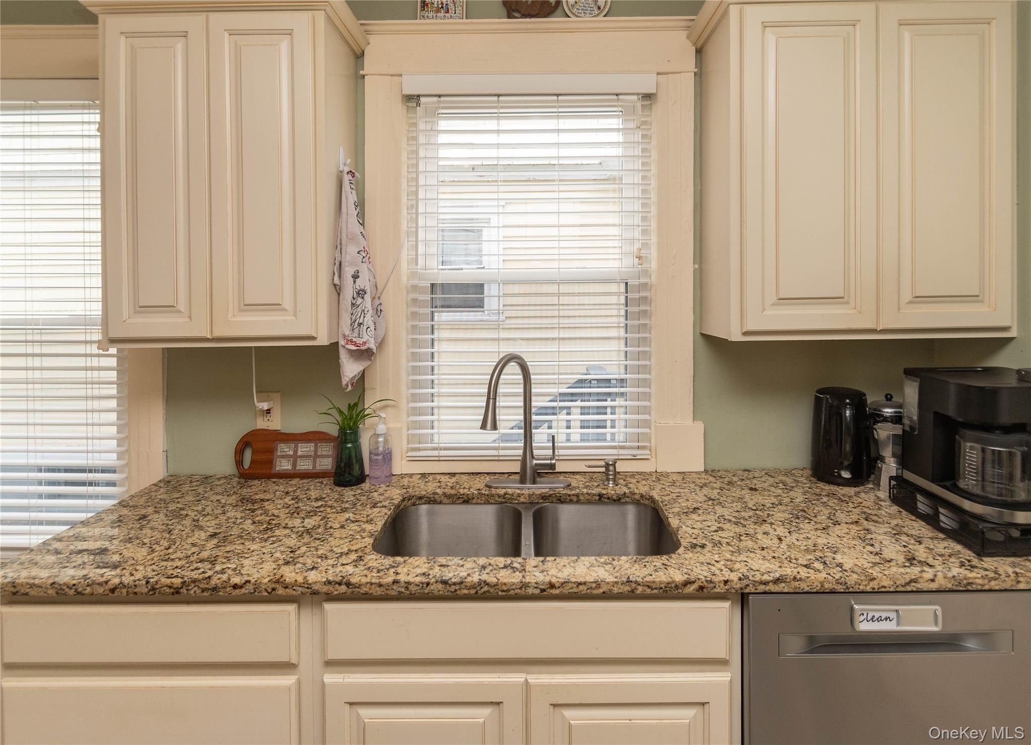 17 Streit Avenue Property Photo 7