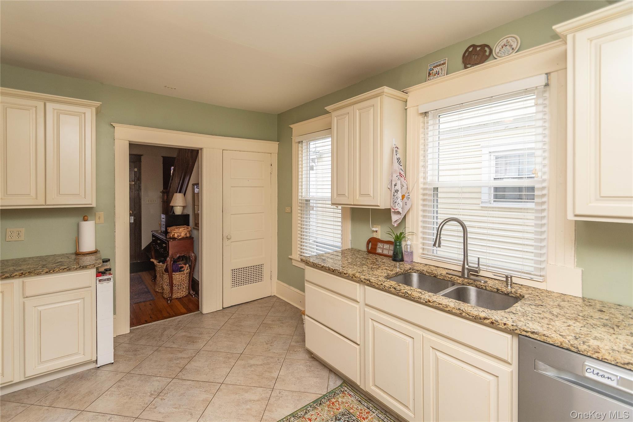 17 Streit Avenue Property Photo 9
