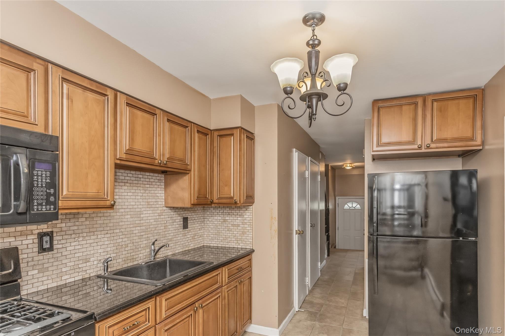 2620 Gerritsen Avenue Property Photo 8