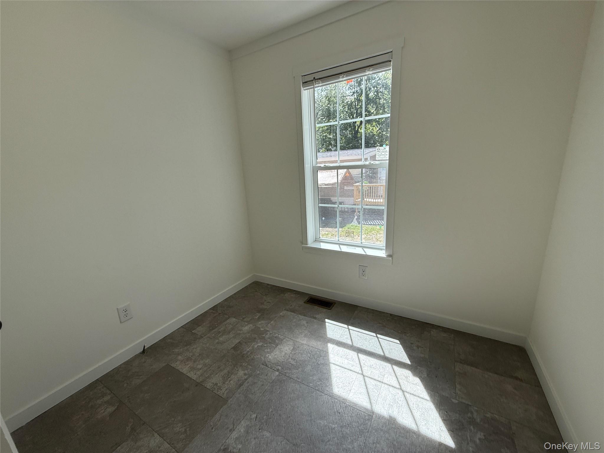 117 Forest Park (aka Hubert St) Property Photo 9