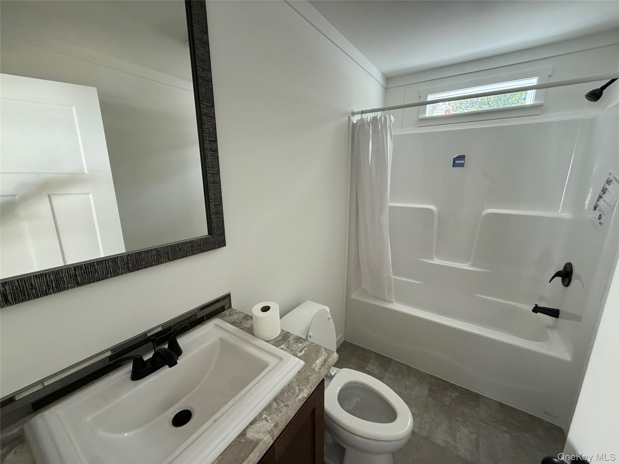 117 Forest Park (aka Hubert St) Property Photo 13