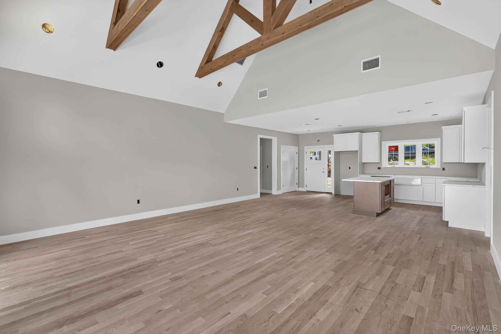 86 Shore Boulevard Property Photo 11