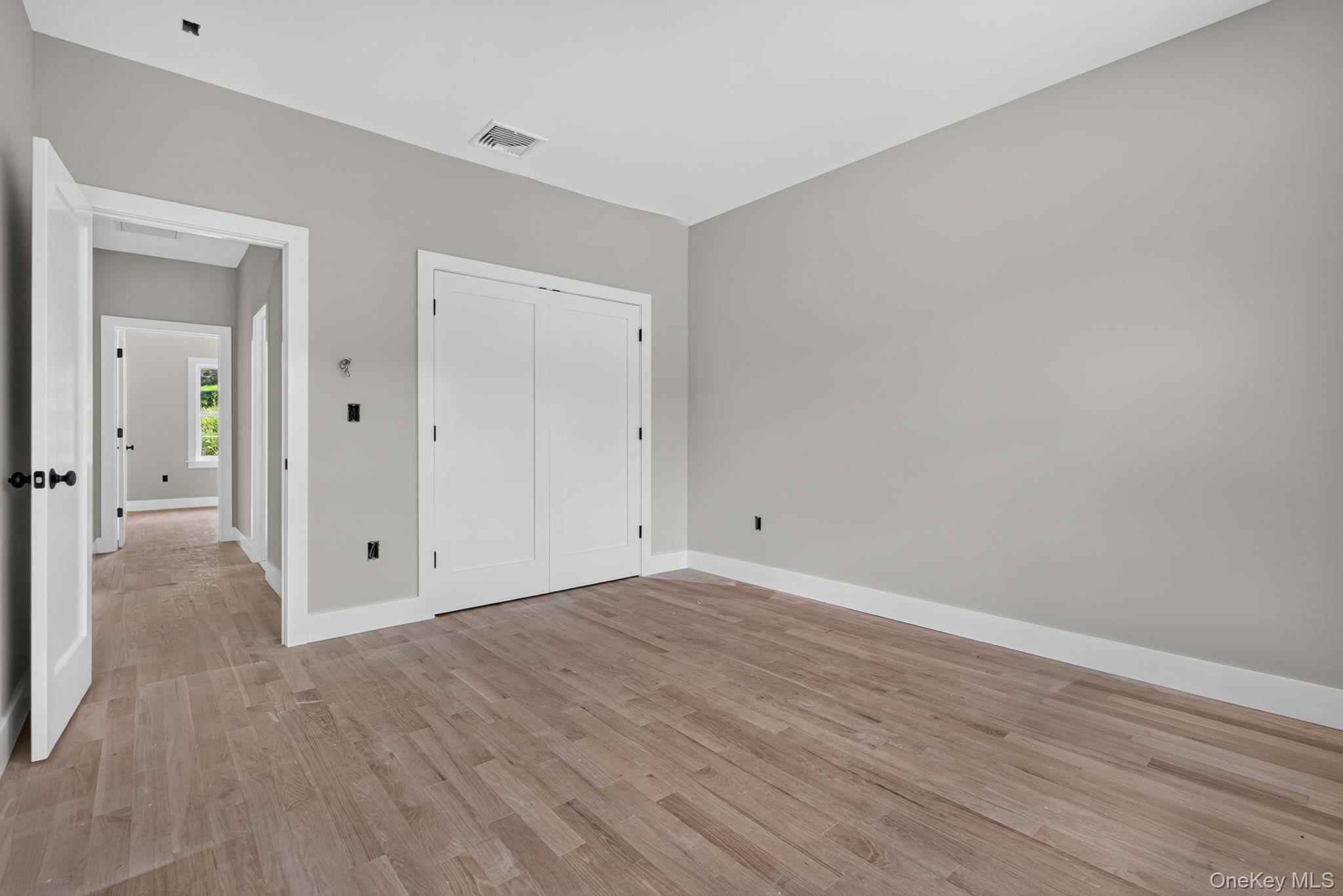 86 Shore Boulevard Property Photo 13