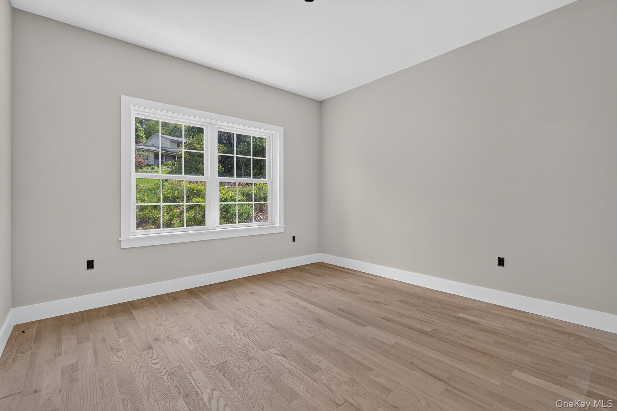 86 Shore Boulevard Property Photo 14