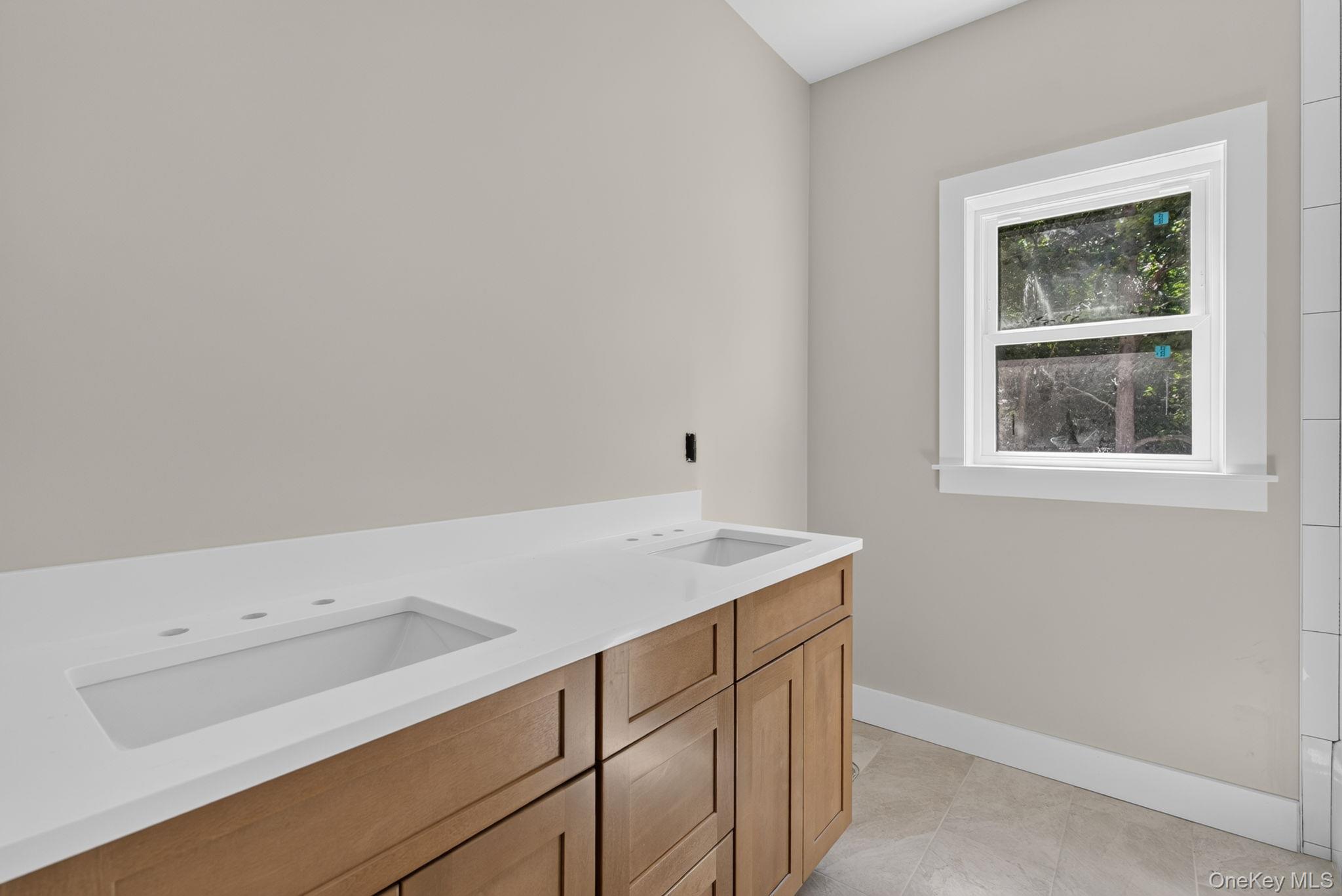 86 Shore Boulevard Property Photo 17