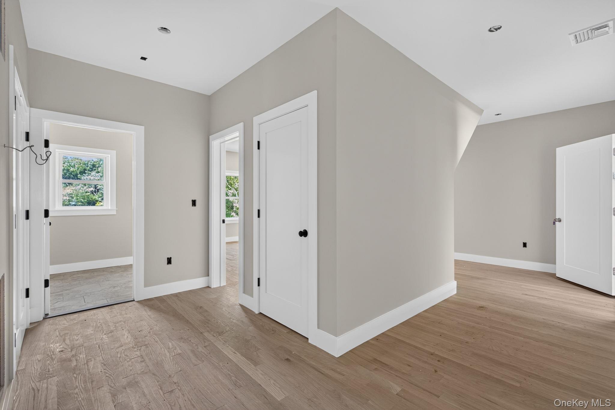 86 Shore Boulevard Property Photo 18