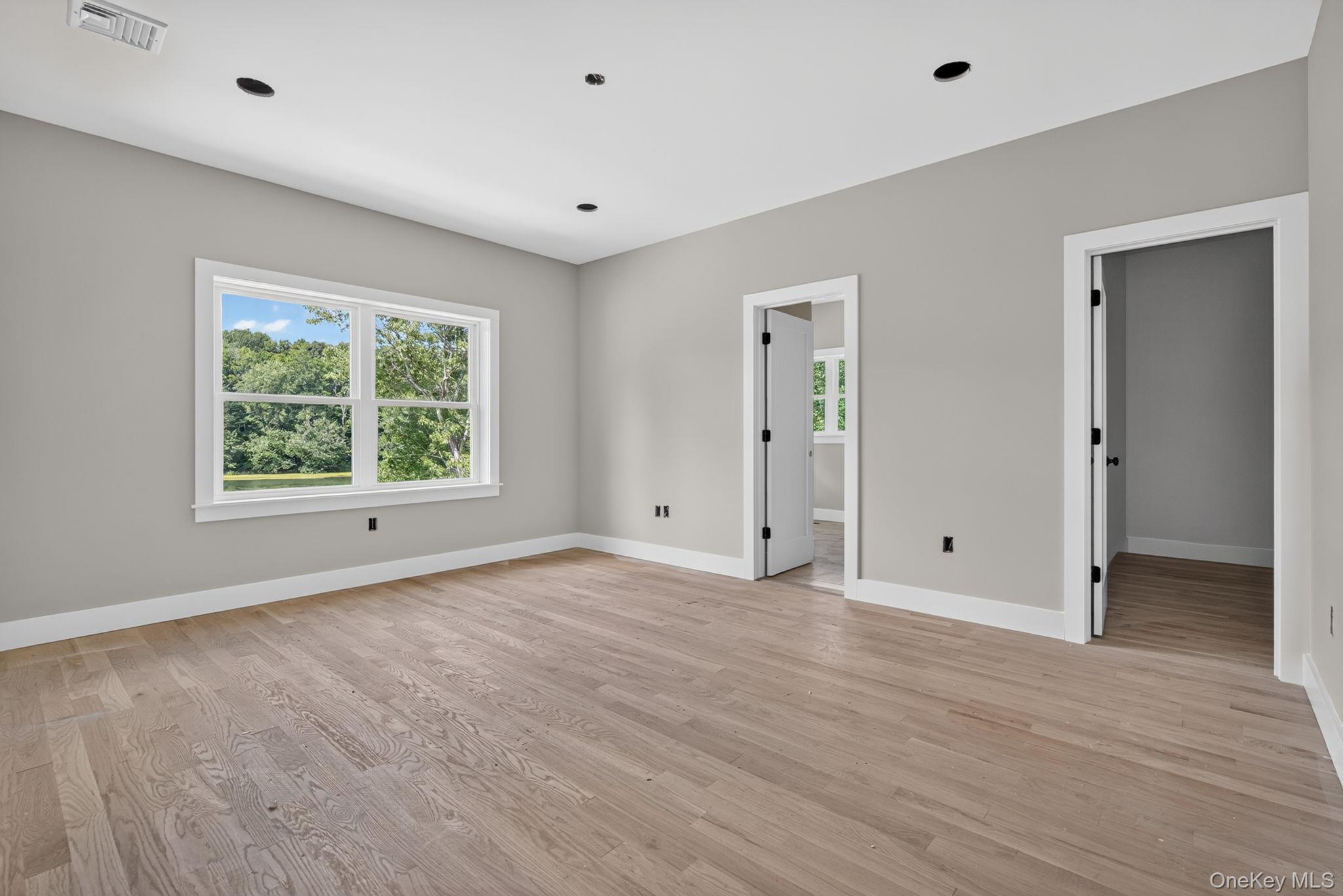 86 Shore Boulevard Property Photo 23