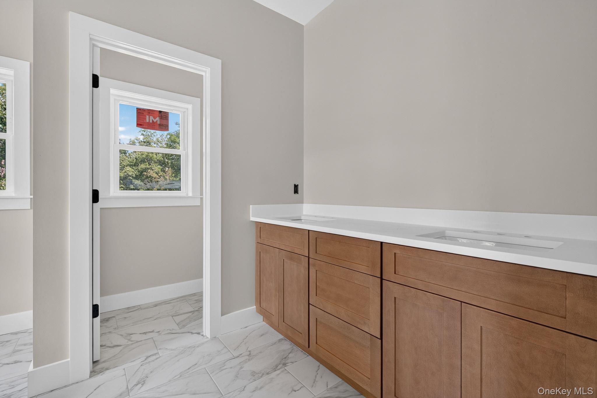 86 Shore Boulevard Property Photo 26