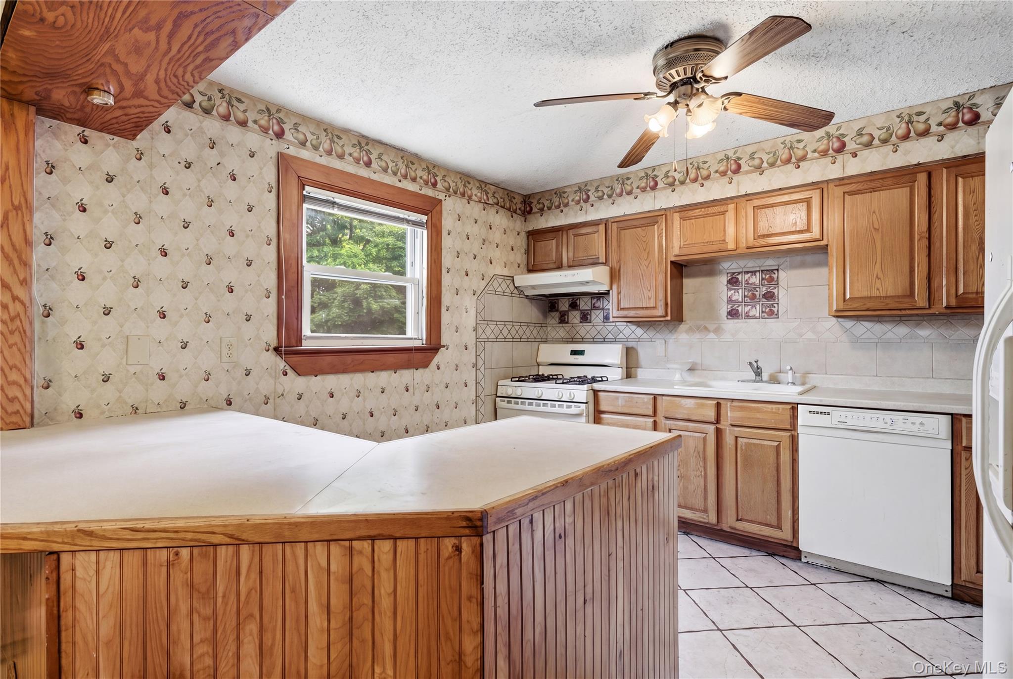 175 Candlewood Road Property Photo 8