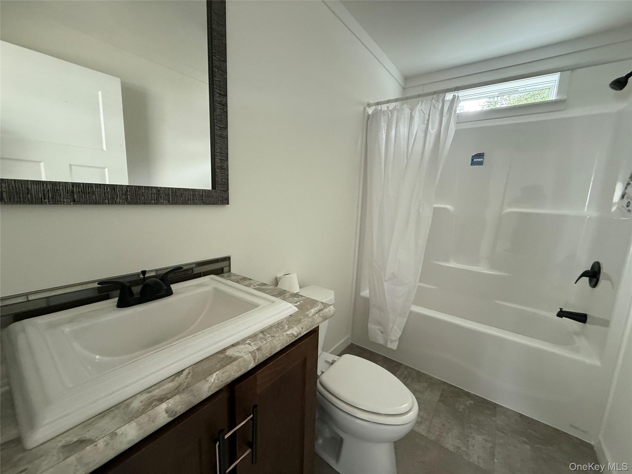 114 Forest Park (aka Hubert St) Property Photo 11