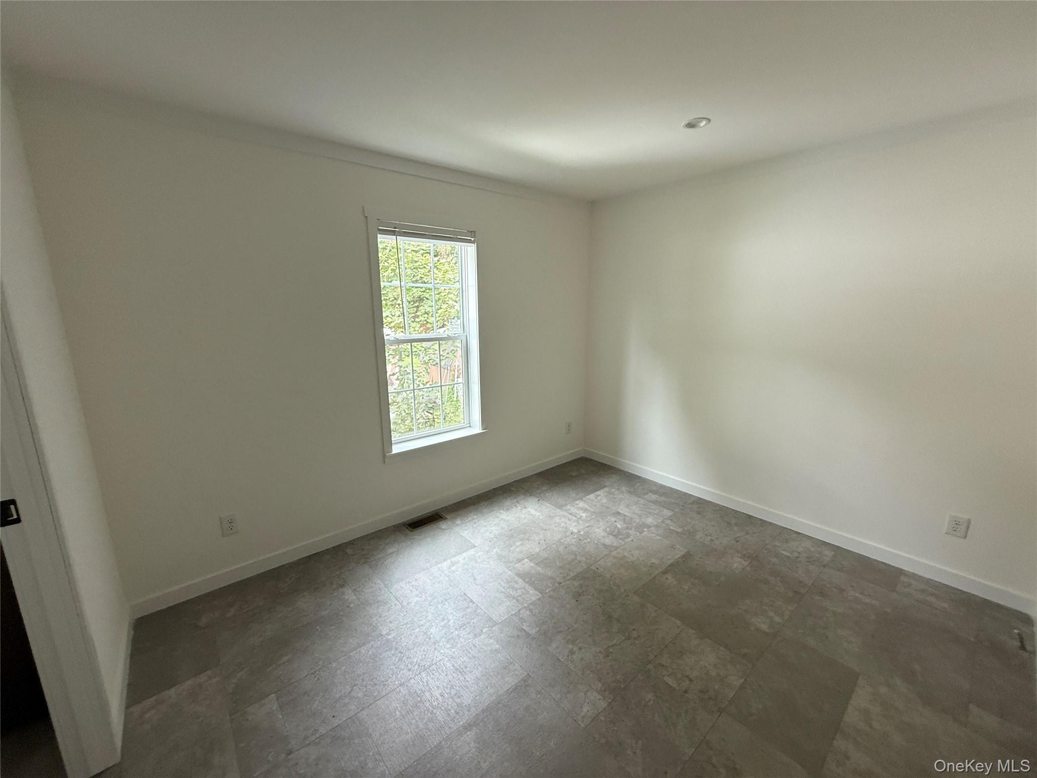 114 Forest Park (aka Hubert St) Property Photo 15