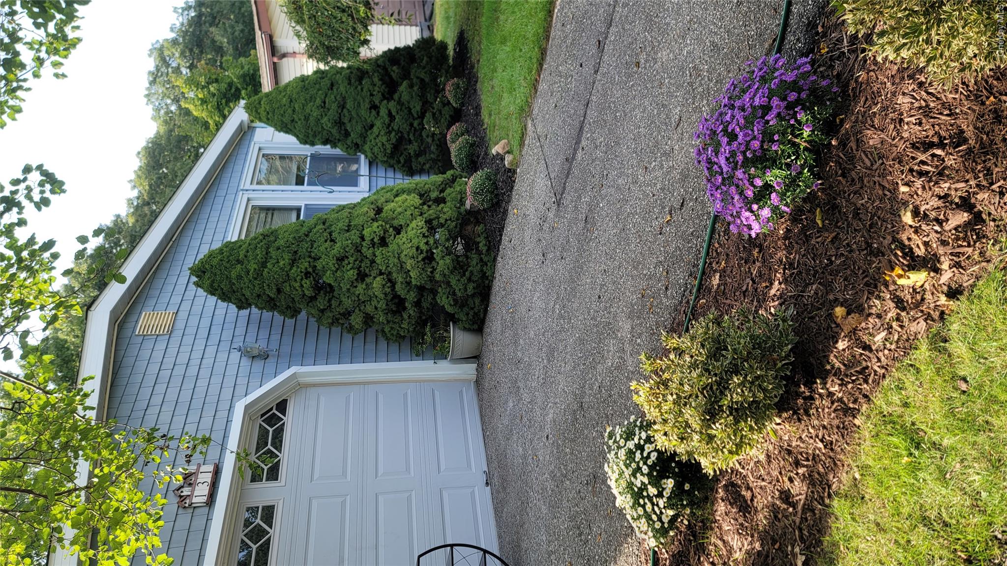 131 Village Circle West Property Photo 1
