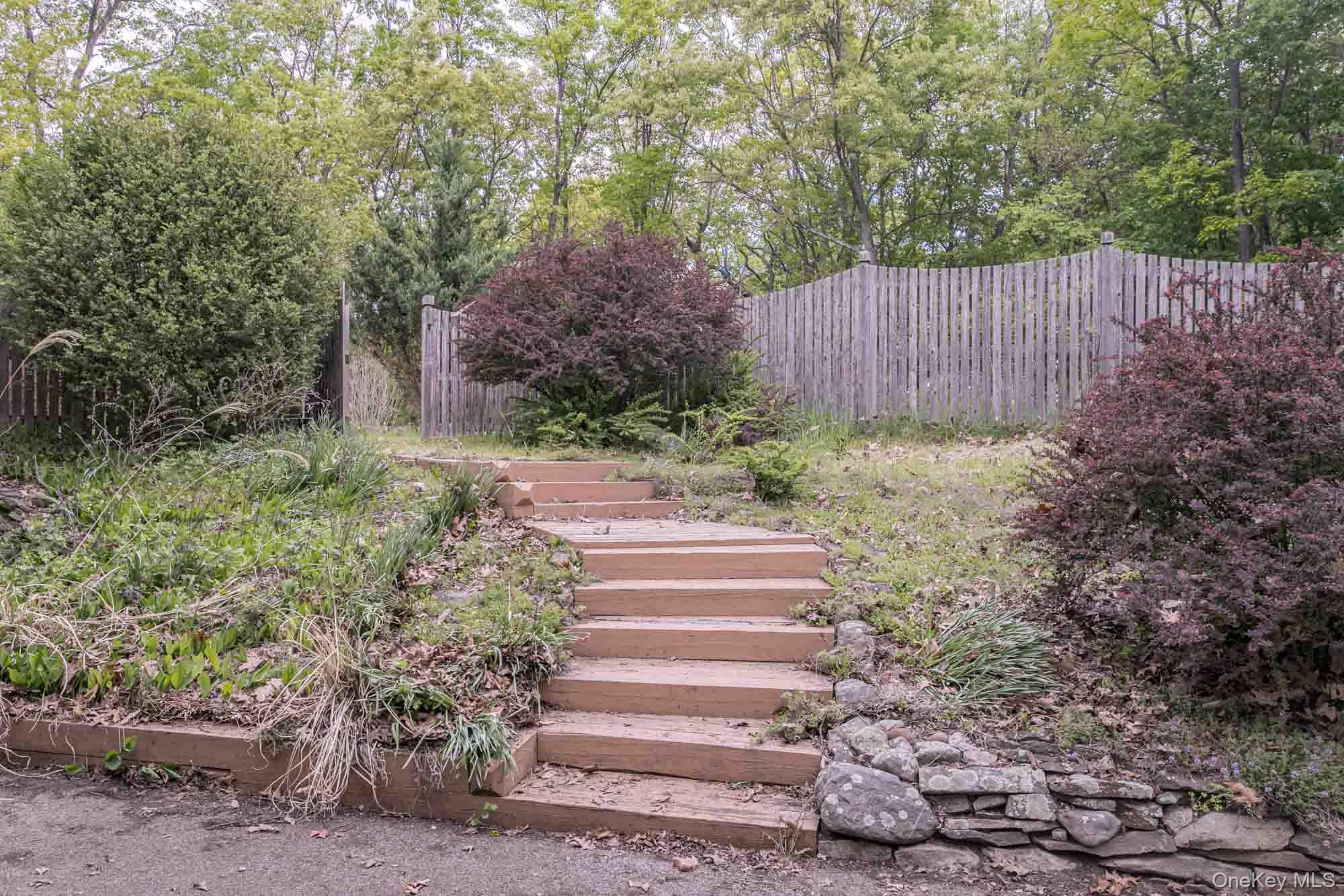 18 Southside Drive Property Photo 5