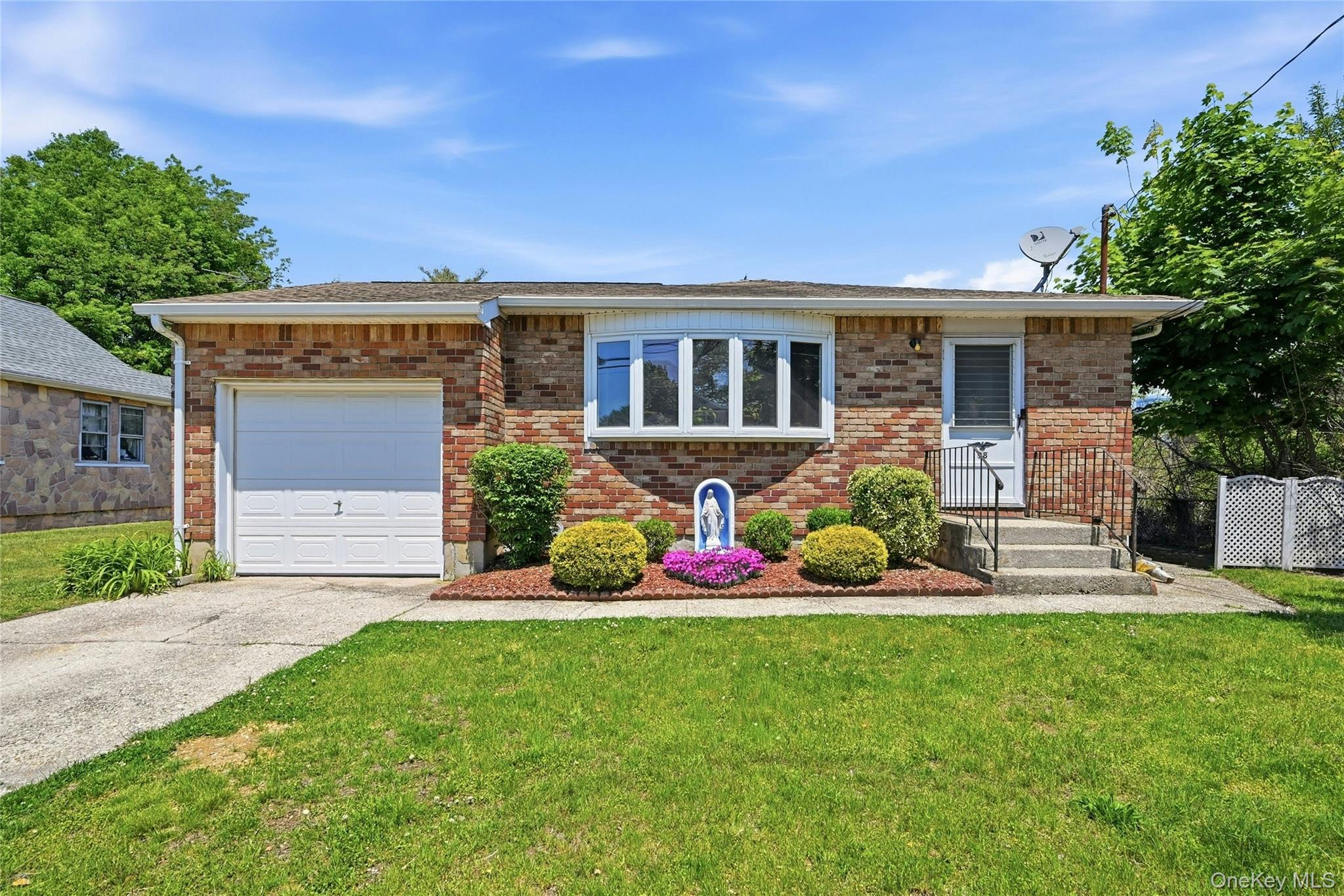 98 Evergreen Avenue Property Photo 1