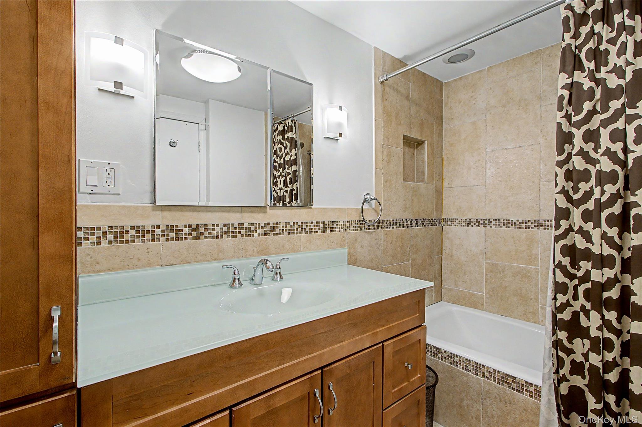45 W Pondfield Road Ll2 Property Photo 27