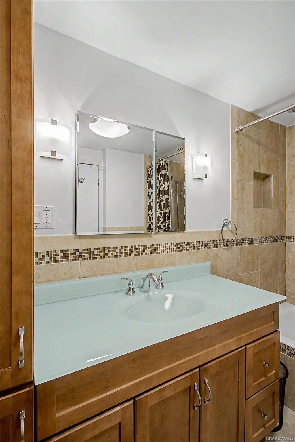 45 W Pondfield Road Ll2 Property Photo 28