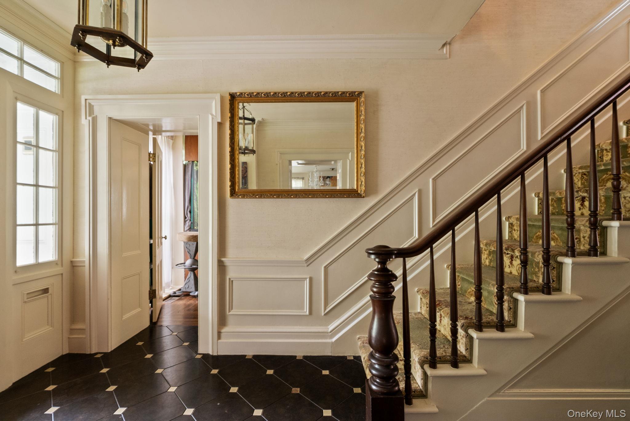 322 Albany Avenue Property Photo 5