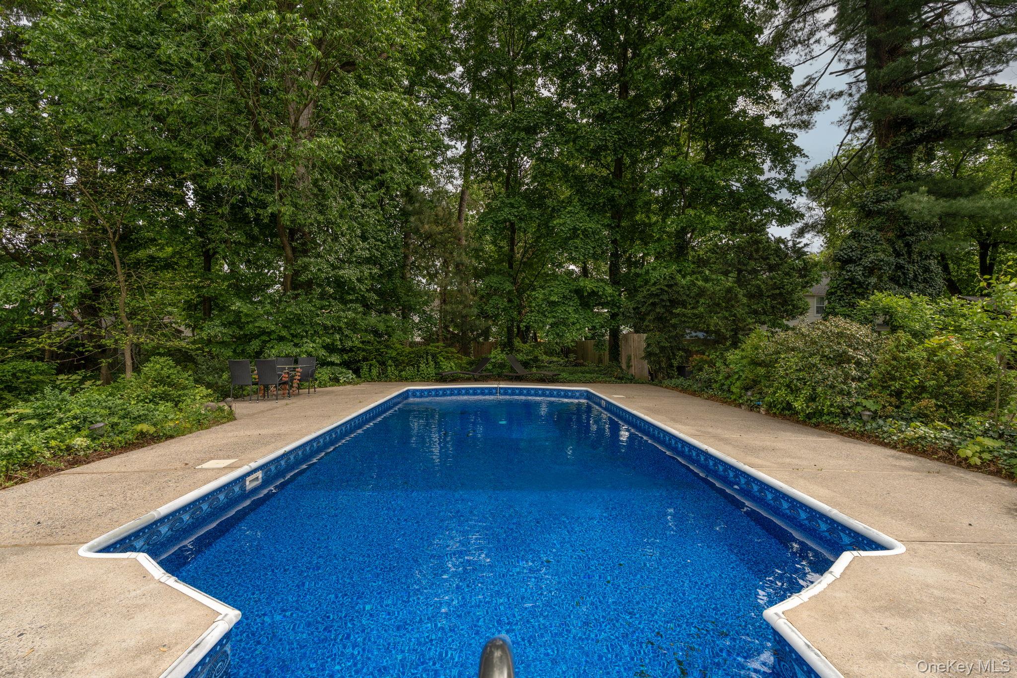 322 Albany Avenue Property Photo 29