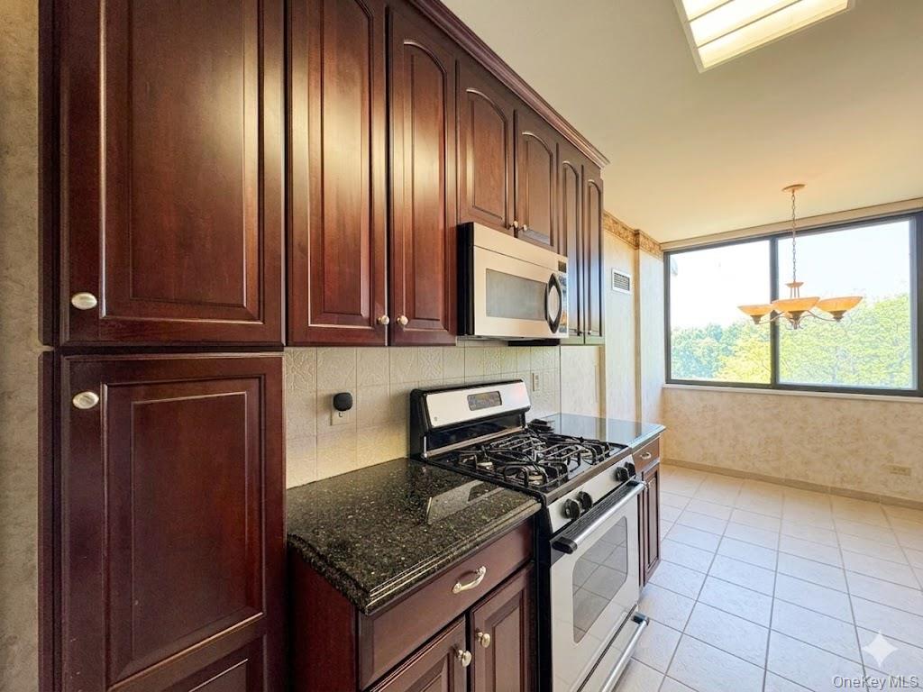 269-10 Grand Central Parkway 4o Property Photo 12