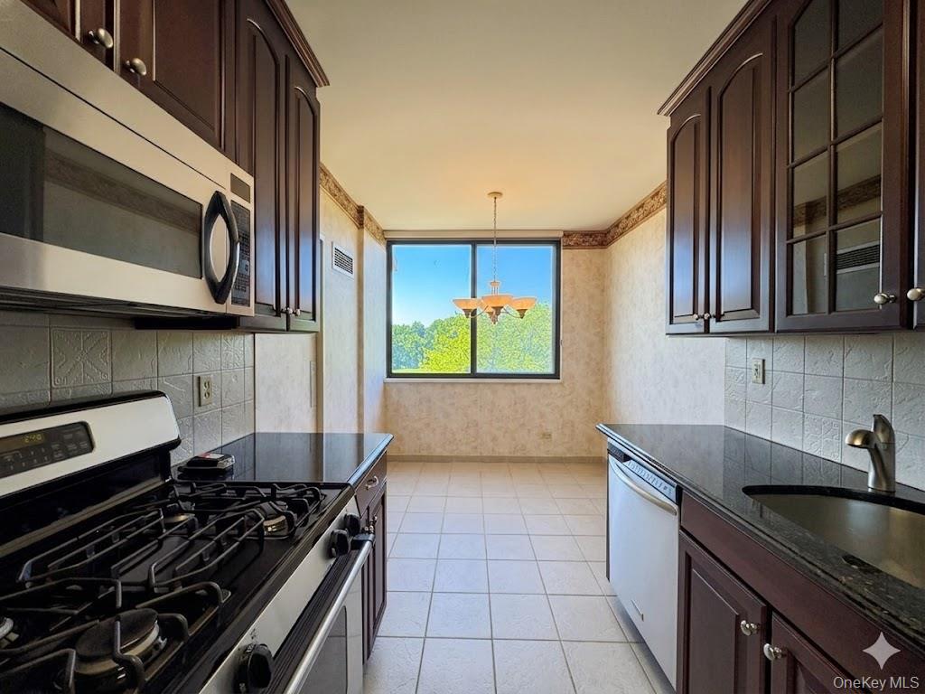 269-10 Grand Central Parkway 4o Property Photo 13