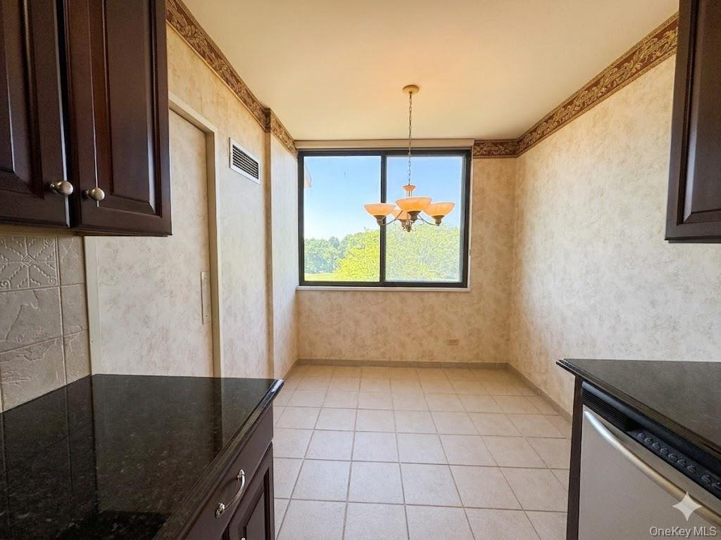 269-10 Grand Central Parkway 4o Property Photo 14