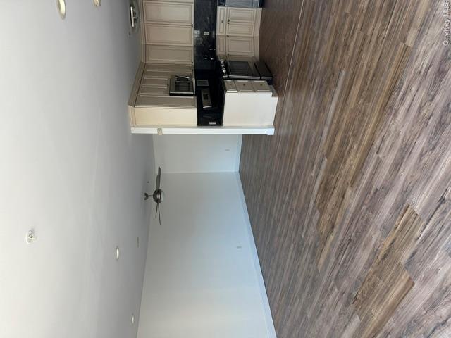 26 W Broadway 303 Property Photo 3