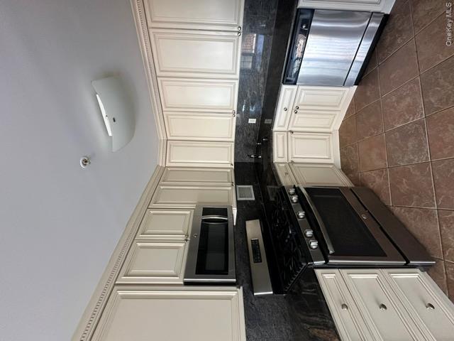 26 W Broadway 303 Property Photo 14