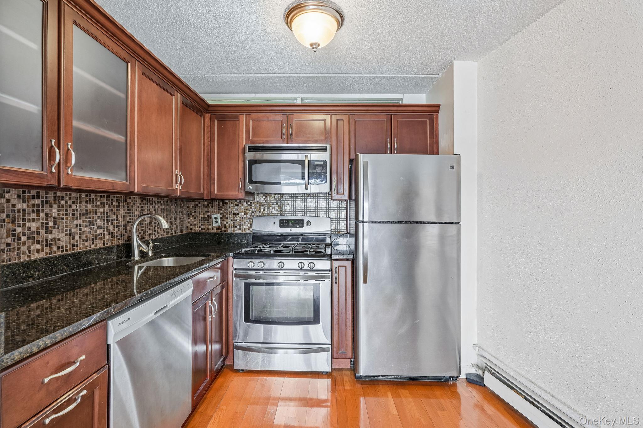 1120 Warburton Avenue 3f Property Photo 6