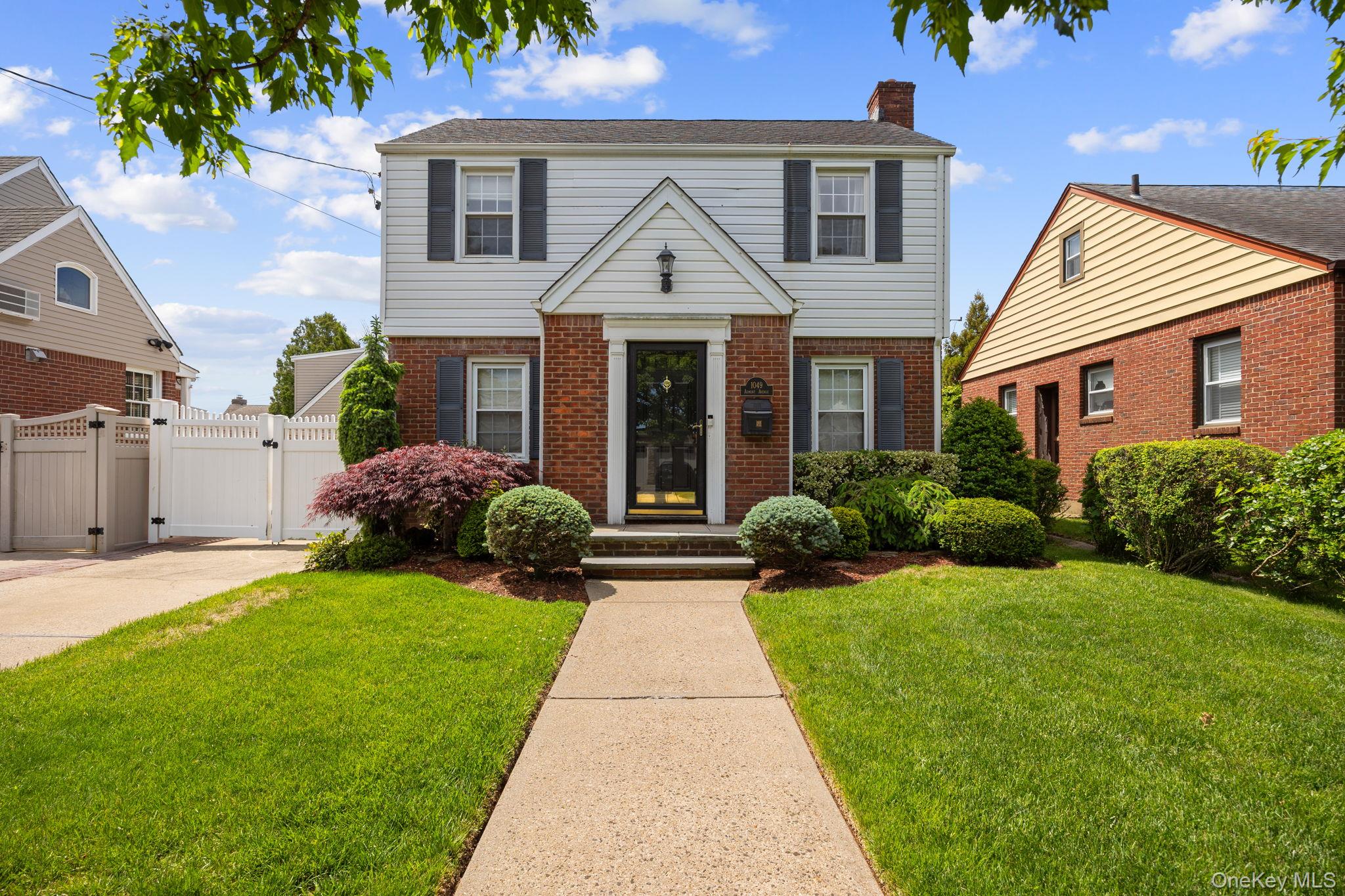 1049 Admont Avenue Property Photo 1