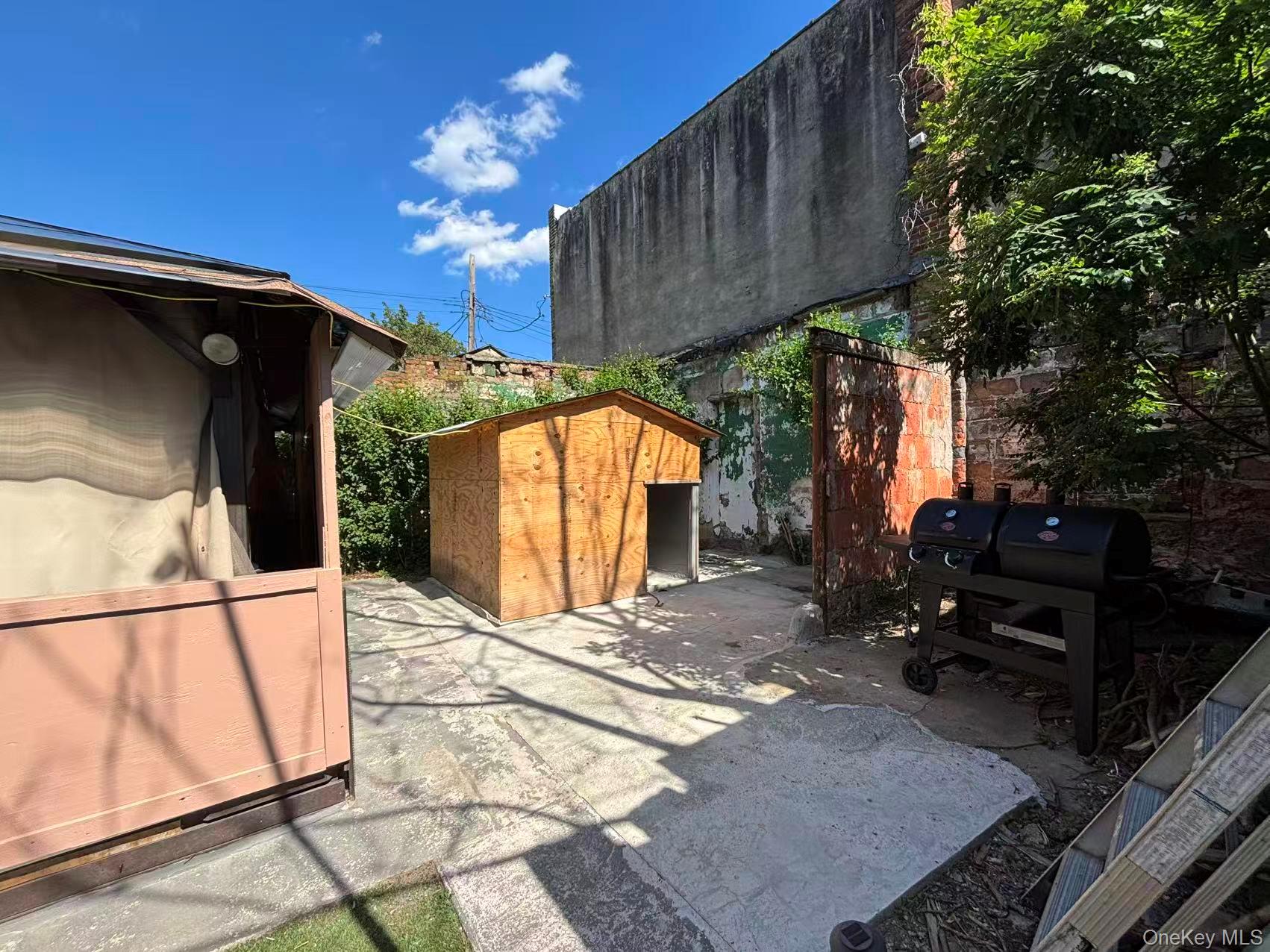 450 Newport Street Property Photo 27