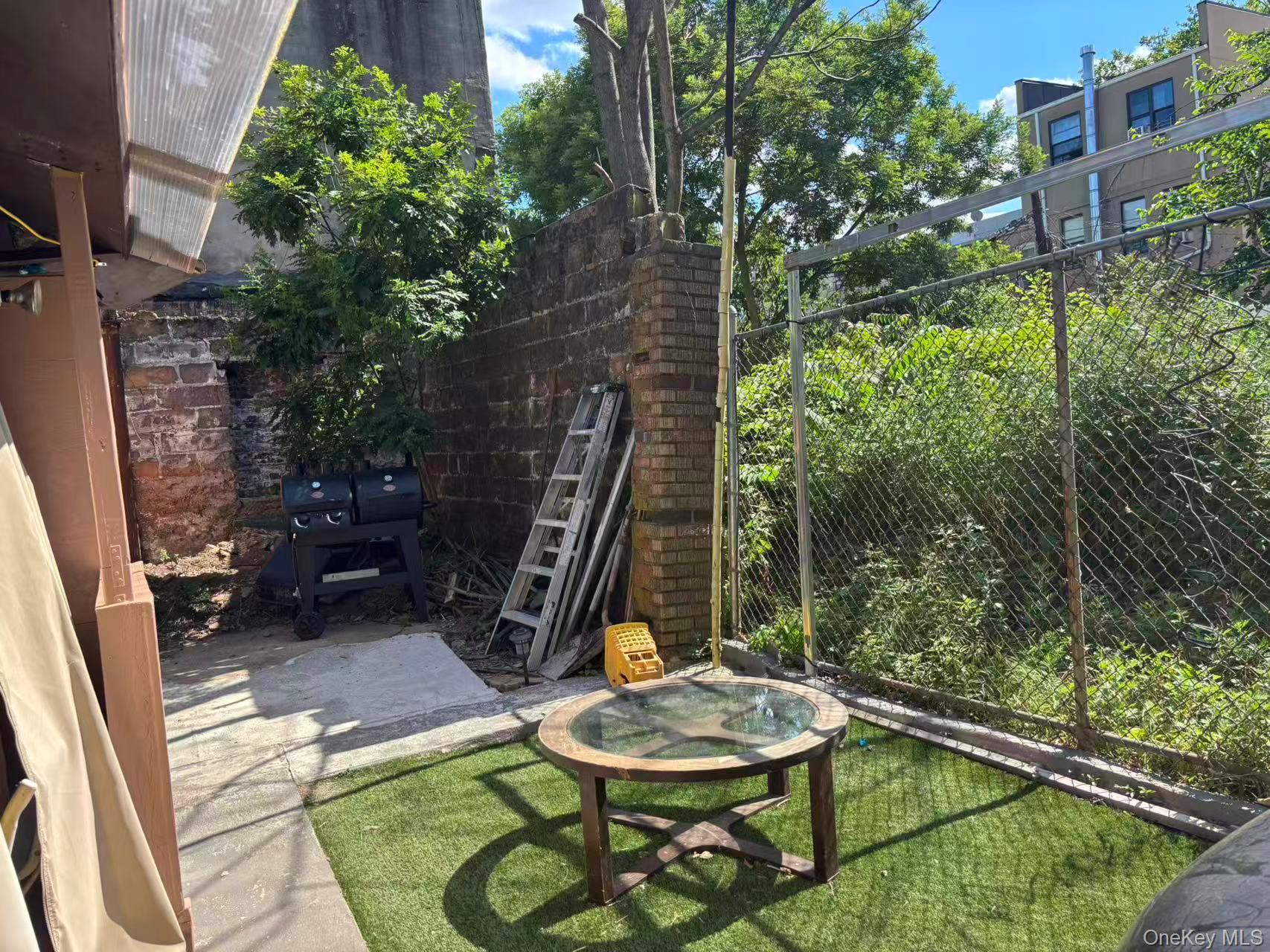 450 Newport Street Property Photo 28