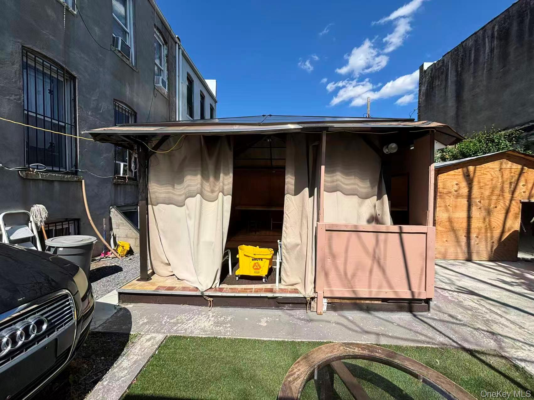 450 Newport Street Property Photo 29
