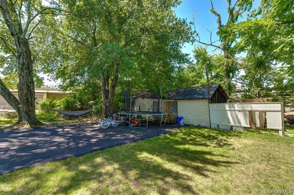 5 Tallman Place Property Photo 23
