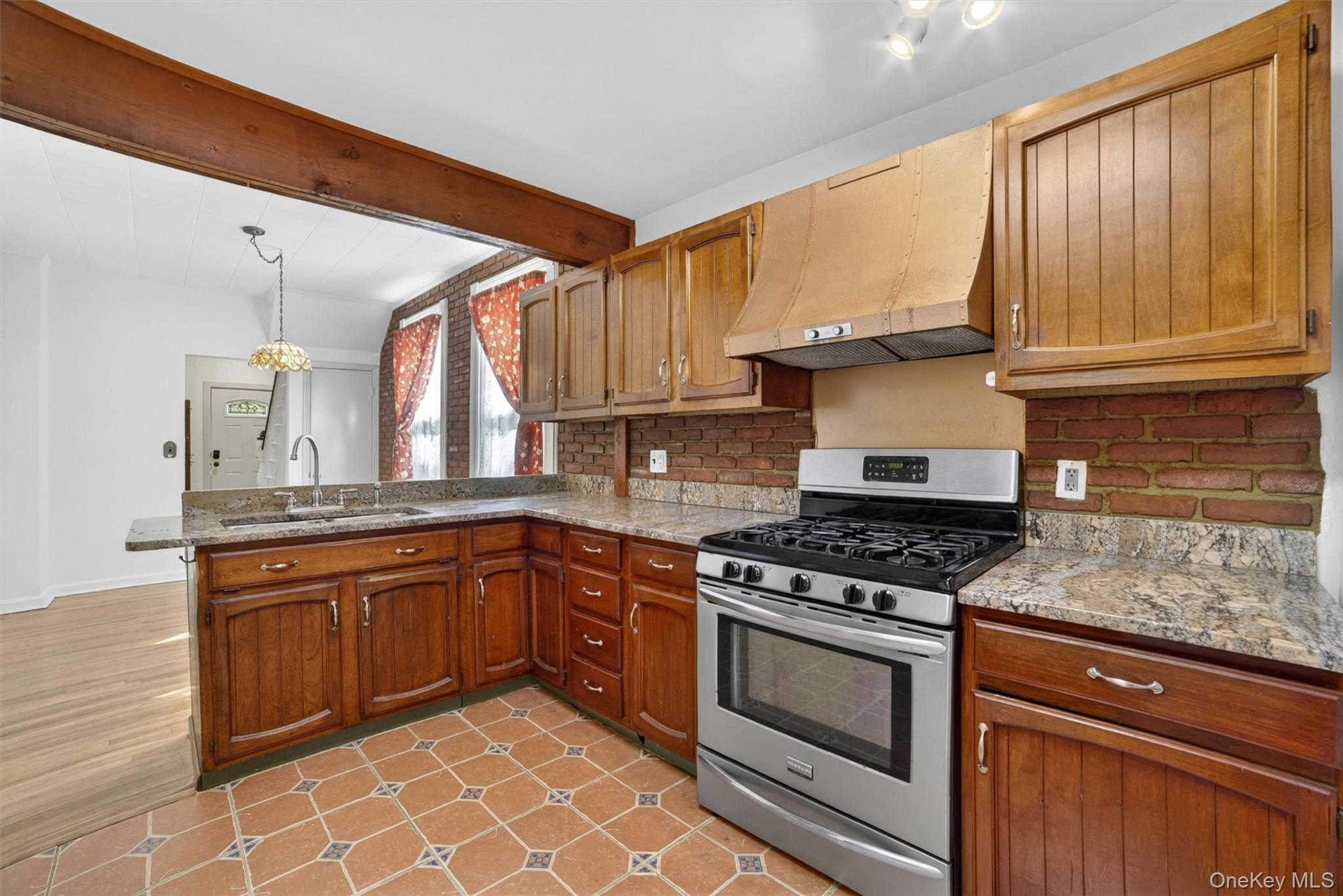 33 Maurice Avenue Property Photo 13