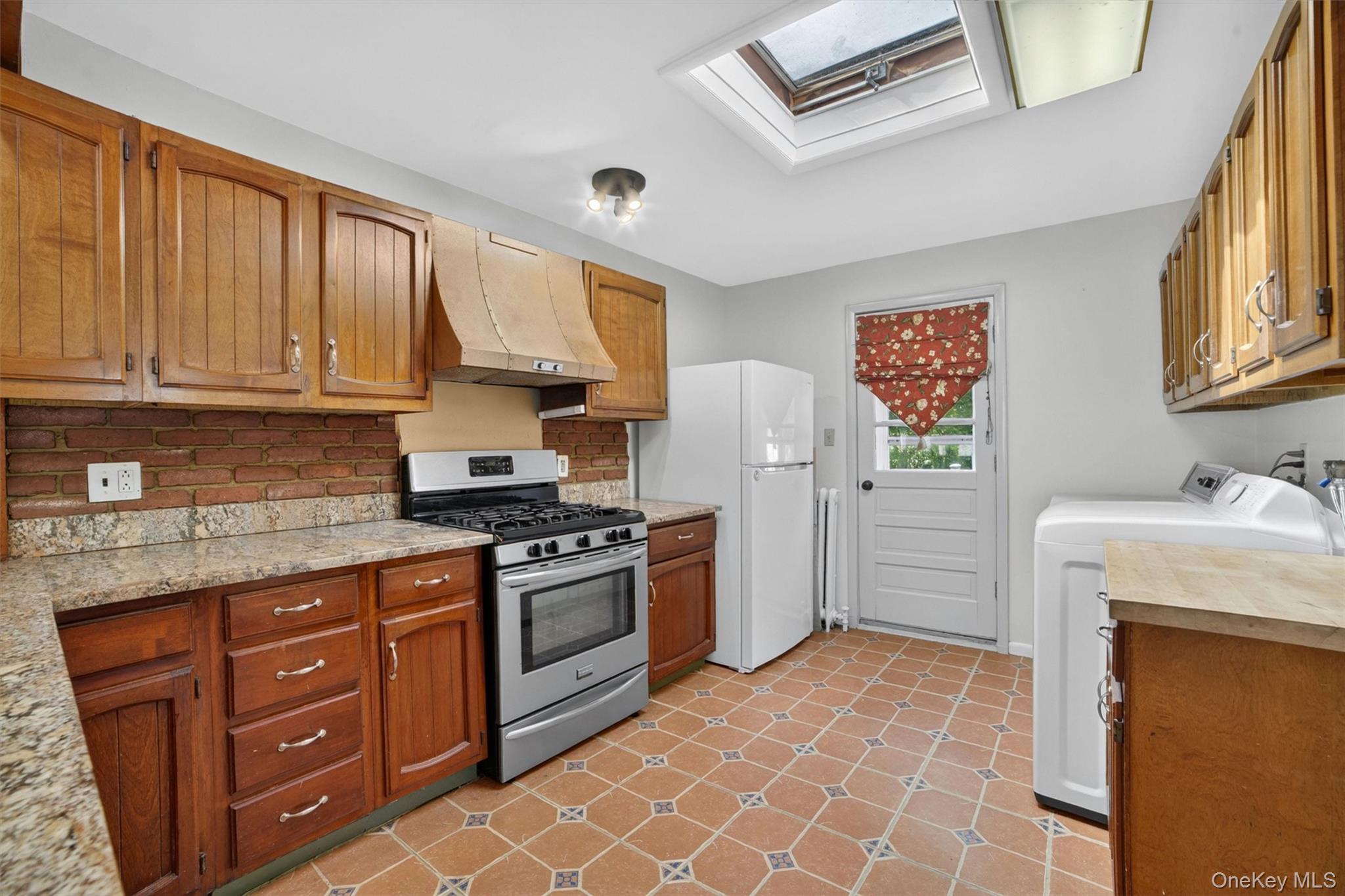 33 Maurice Avenue Property Photo 14