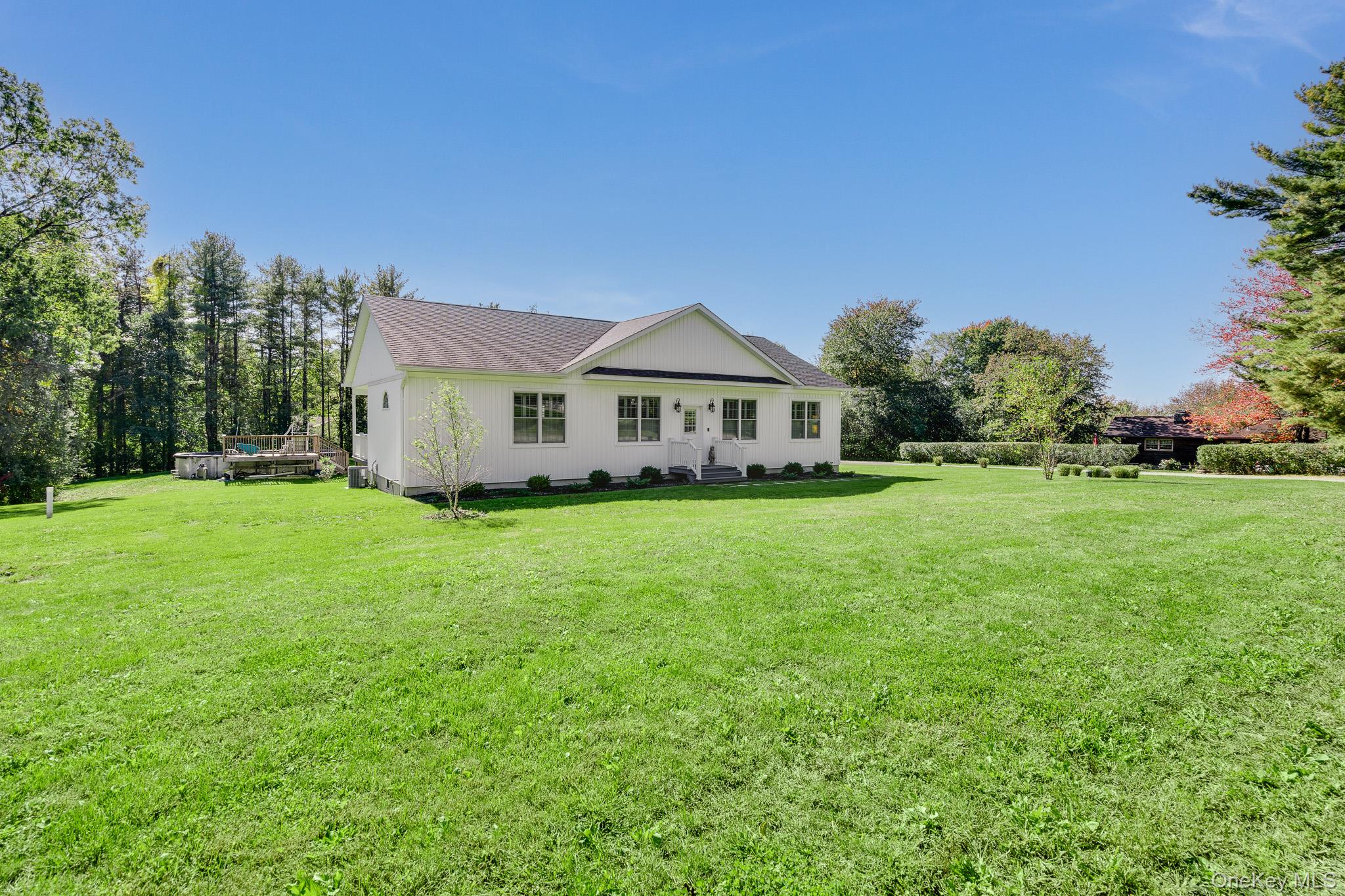 200 Sunset Drive Property Photo 1