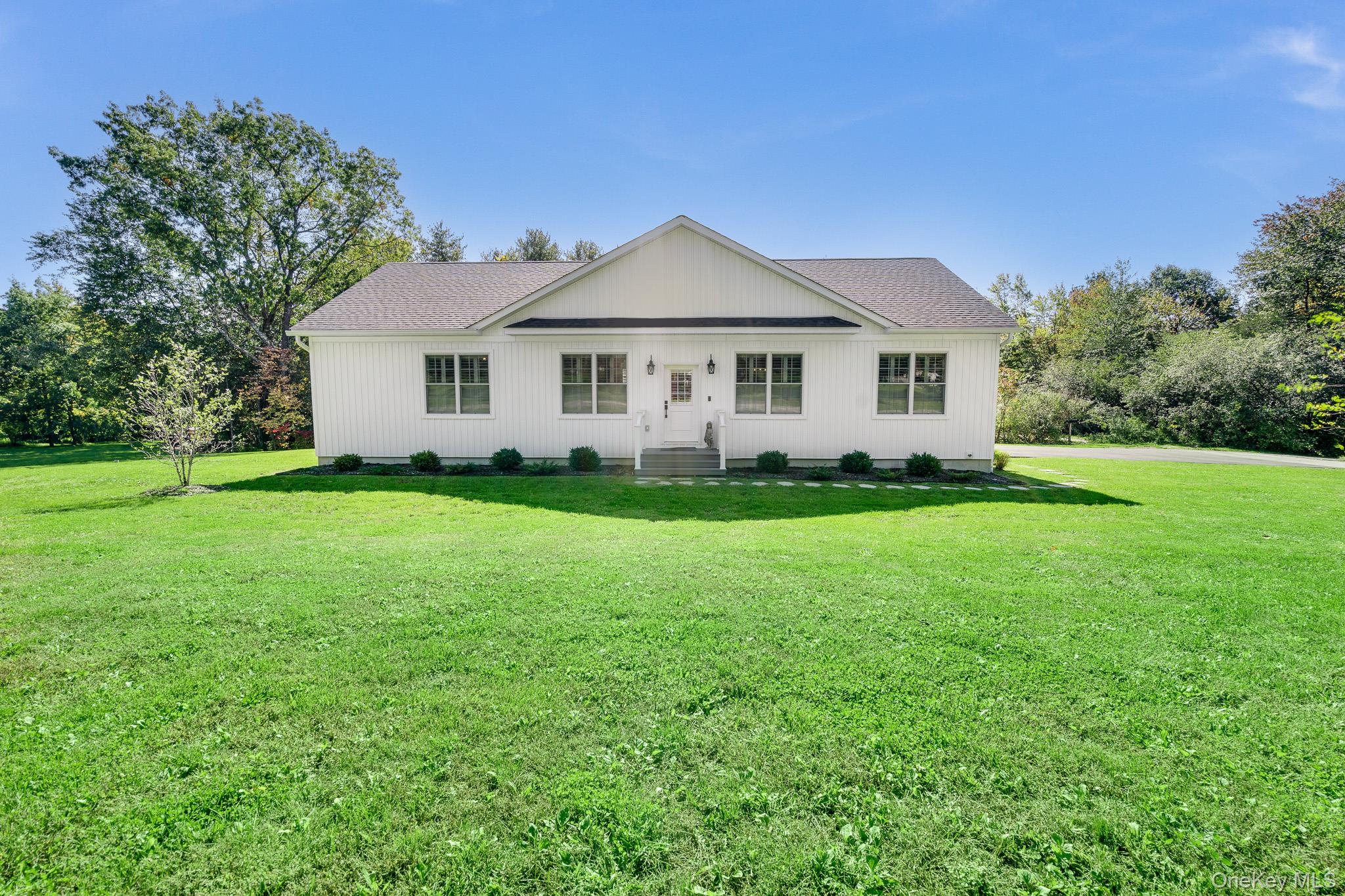 200 Sunset Drive Property Photo 2