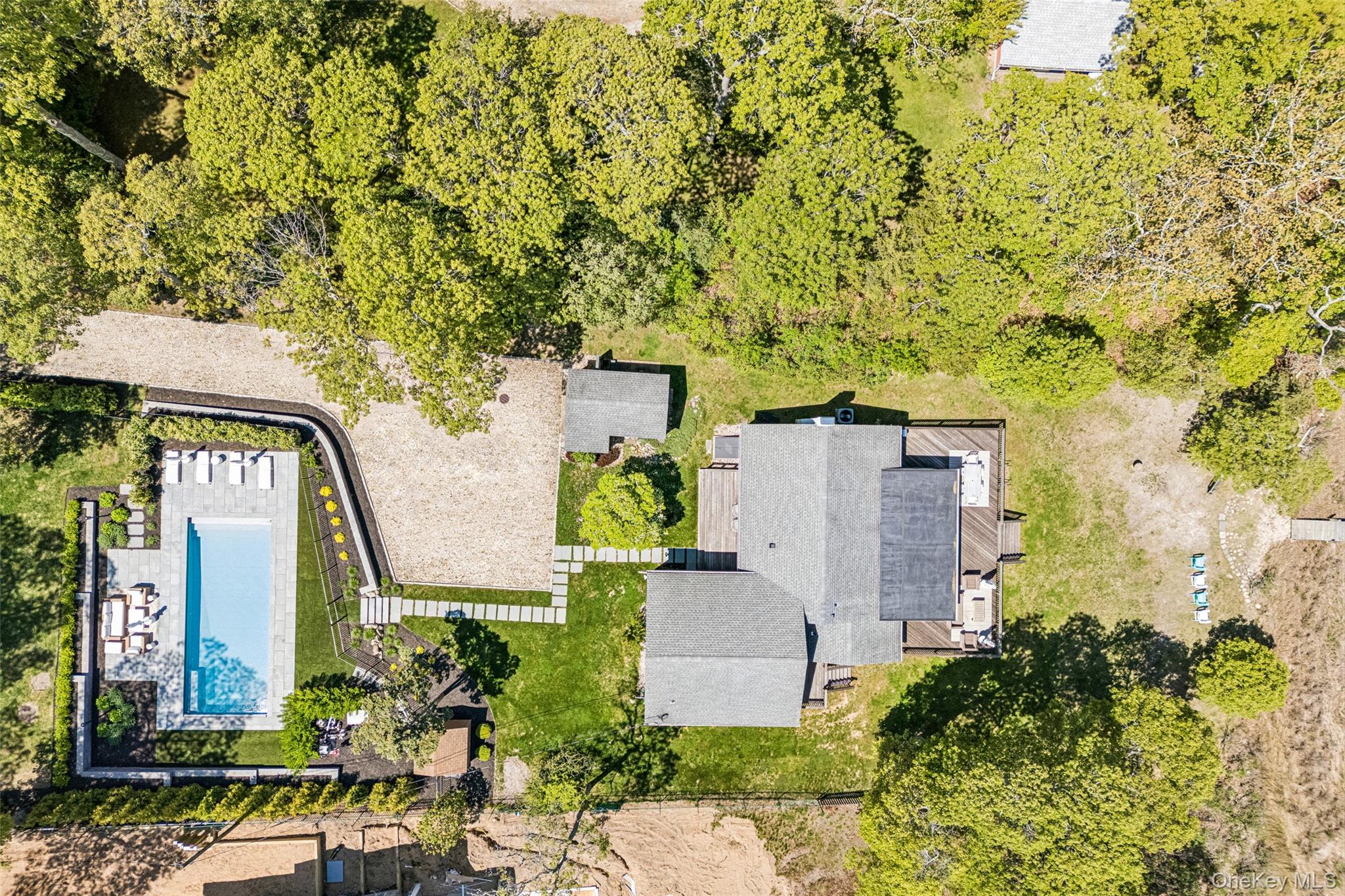 580 Broadwaters Road Property Photo 4