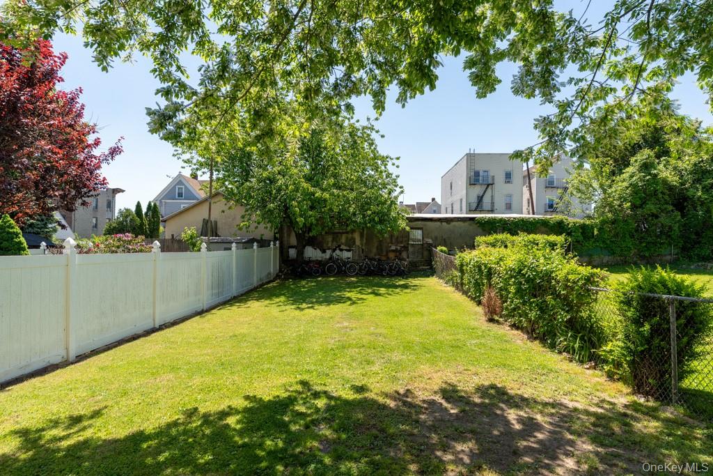 304 Lockwood Avenue Property Photo 3