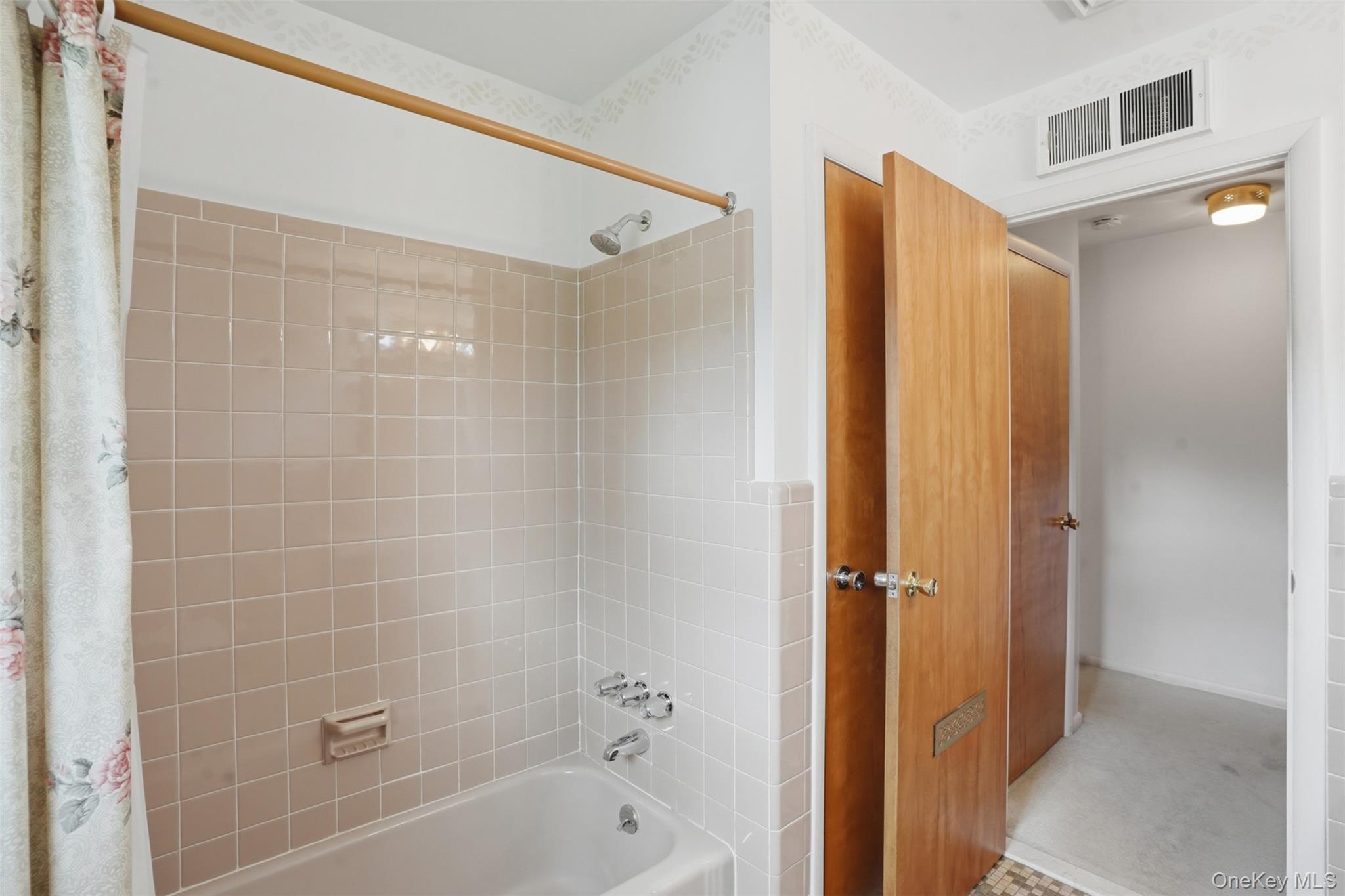205 East Drive Property Photo 21