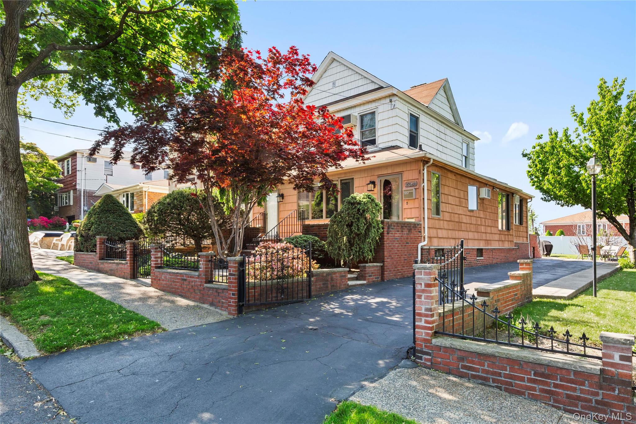 15043 8th Avenue Property Photo 1