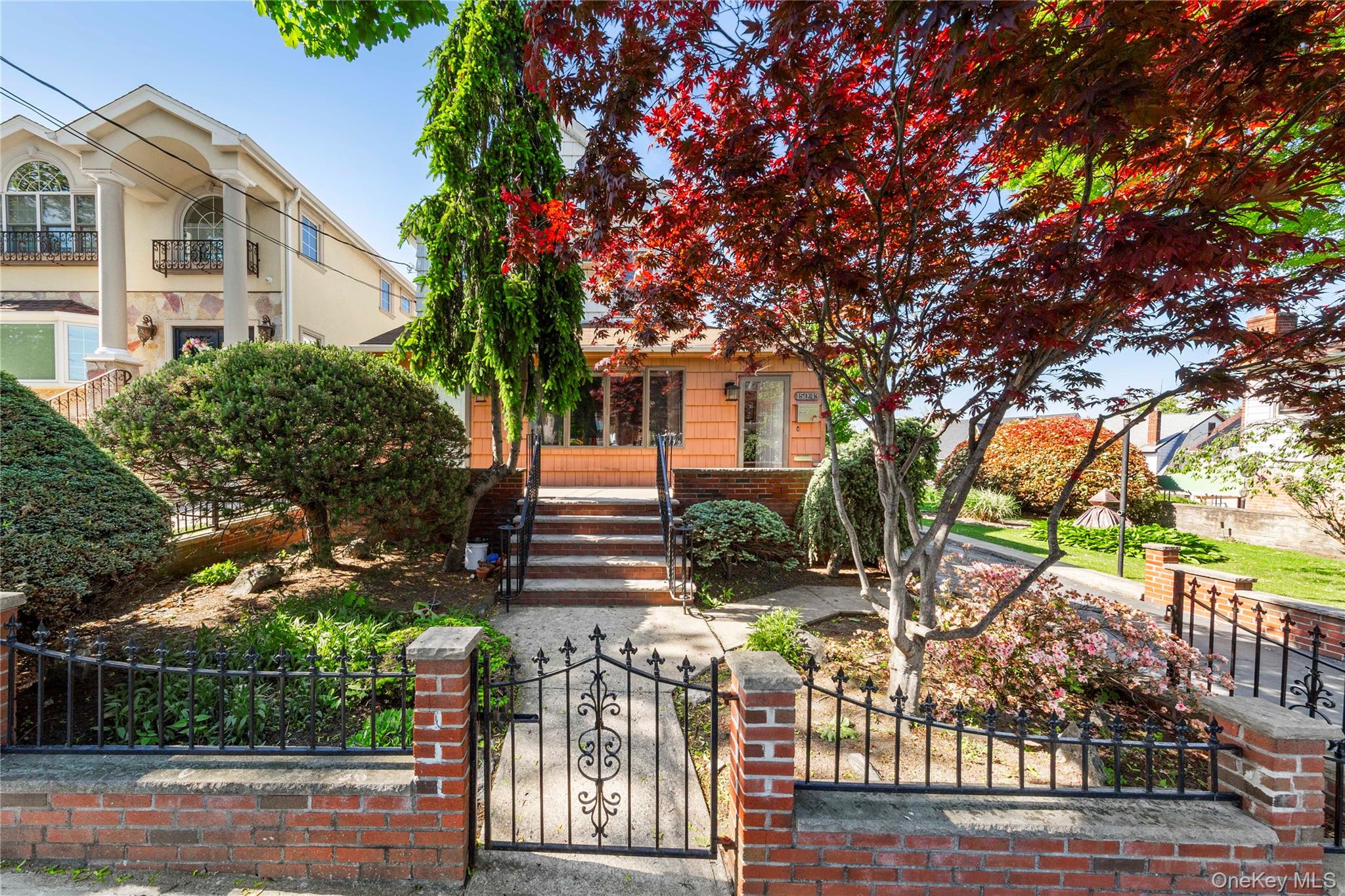 15043 8th Avenue Property Photo 2